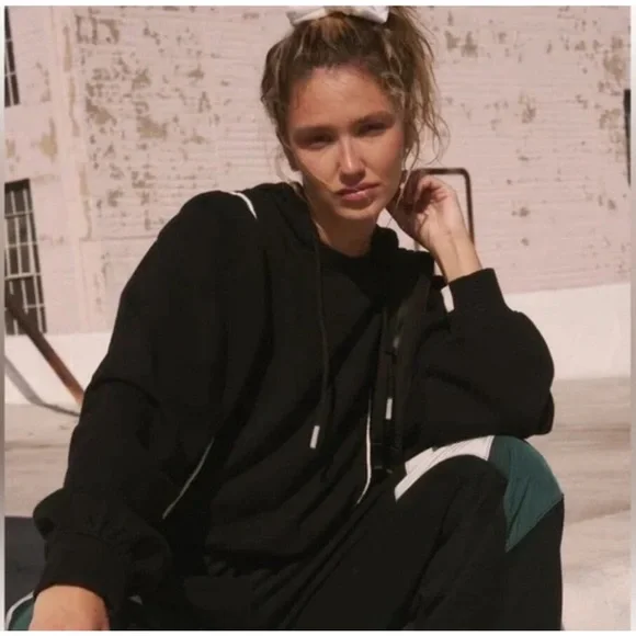 NWOT Free People Movement Sandstorm hoodie in black - L - Picture 4 of 13